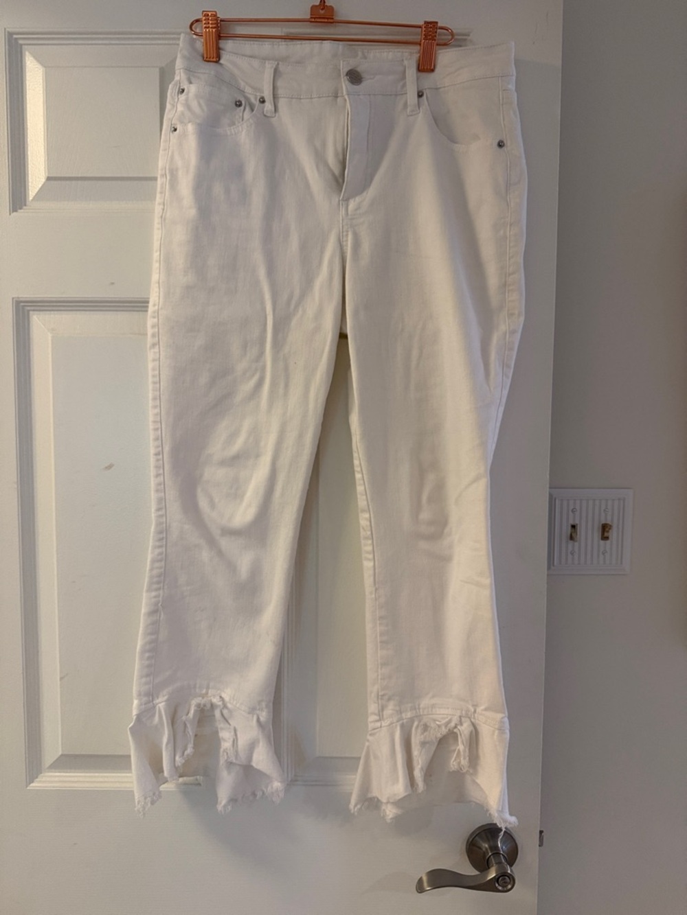 Cropped White Denim Jeans with Frayed Ruffle Hems